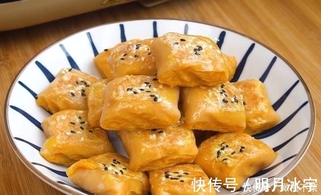 老左|秋天多吃红薯，加一张手抓饼，简单一做，又香又酥脆，比烤的好吃