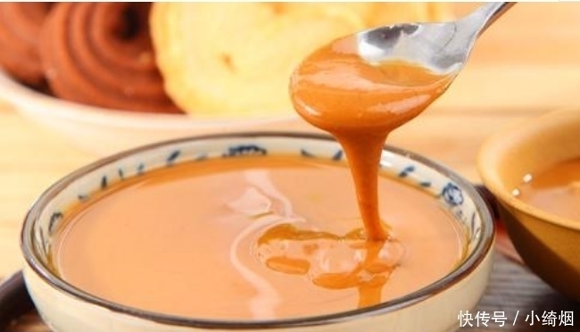 老厨|调芝麻酱只要加了“它”，拌什么都是绝佳，30年老厨灌醉后才说
