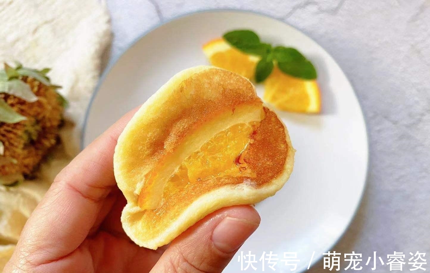 打蛋器|一出锅我家娃就急着要吃！味道酸甜，蓬松绵软，一口平底锅就能做