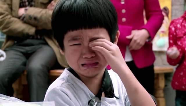 做法|4岁女儿打碎爸爸的手机,爸爸一怒之下的做法,孩子再没醒过来