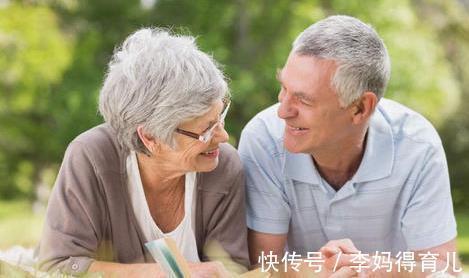 老年人|到了60岁走路能延缓衰老?坚持做好3件事,比走路更管用