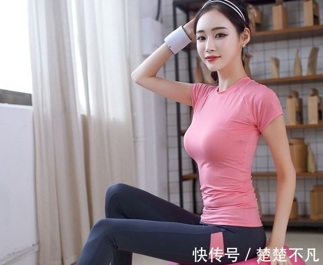 紧身衣 紧身打底裤穿搭出不一样的美感，时尚有范儿