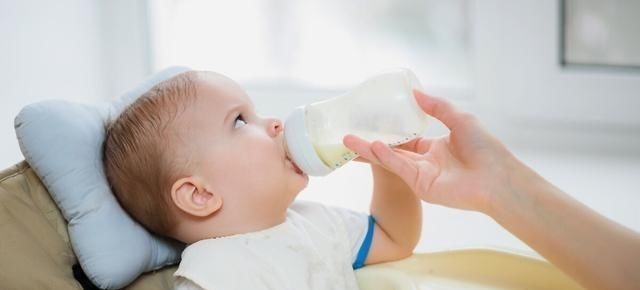 莹莹|奶粉几岁断合适?儿科专家的建议让你花钱少,对宝宝成长有帮助