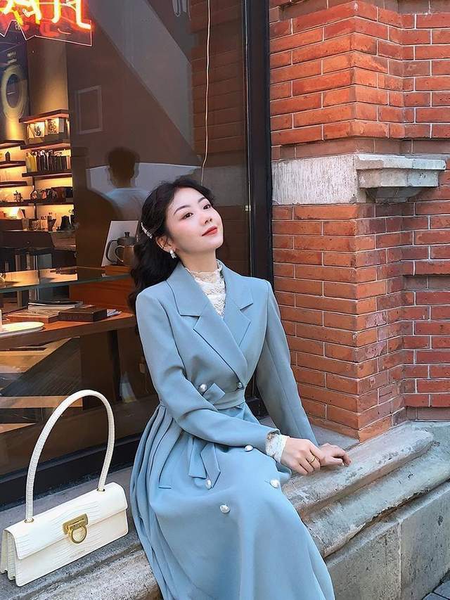 减龄|裙装穿搭指南,30+女性穿起来也不显老,穿出18岁的清纯魅力