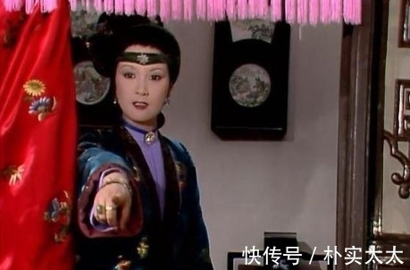 王熙凤&《红楼梦》中后台最硬的丫头,犯了错王熙凤不敢管,终究自食恶果