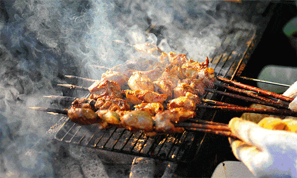 酥脆|美食故事：减肥路上的最大障碍——夜宵摊上的酥脆香口烤蚕蛹