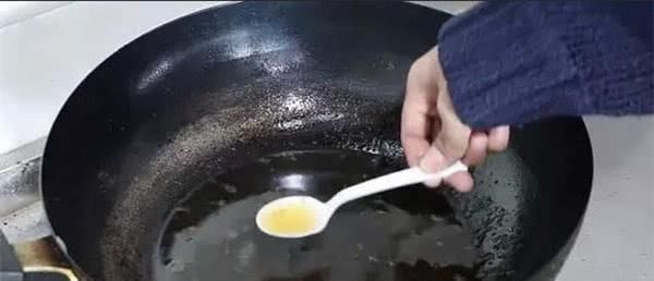 炸过的剩油太多怎么办倒掉嫌浪费,教你这一招,又能当新油用