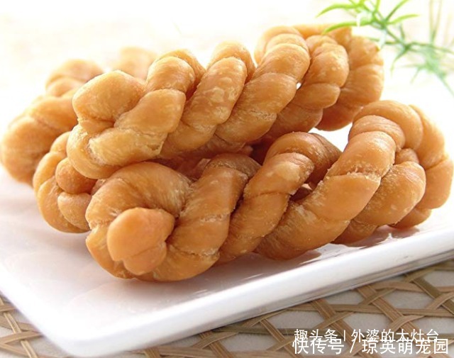 窍门|麻花酥脆有窍门,面粉里多加一勺调味,在家就能做,不比早餐店差