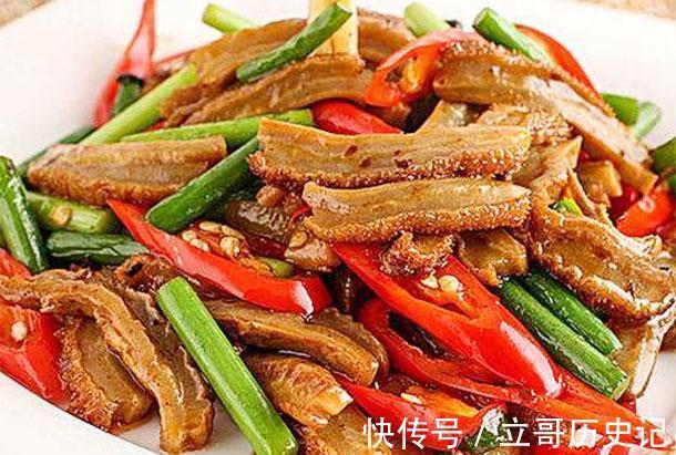 青椒|下雨天孩子多吃青椒补充维生素,提高免疫力少生病,妈妈经常做