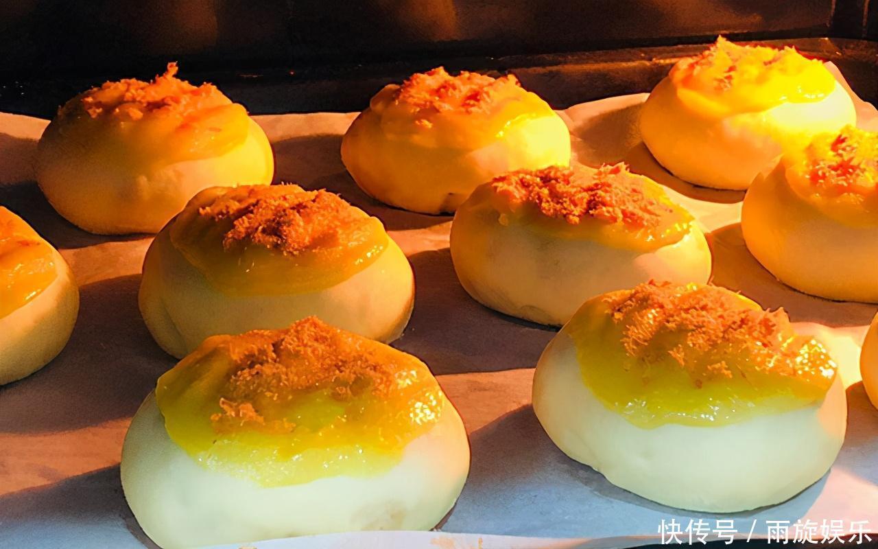 自从学会脆皮肉松小面包,家里面粉见底快,蓬松暄软,简单又好吃