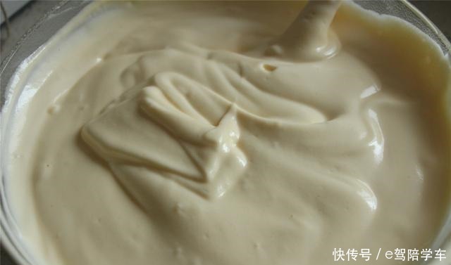 不开裂不回缩的酸奶蛋糕，注意2个细节，你也可以完美驾驭