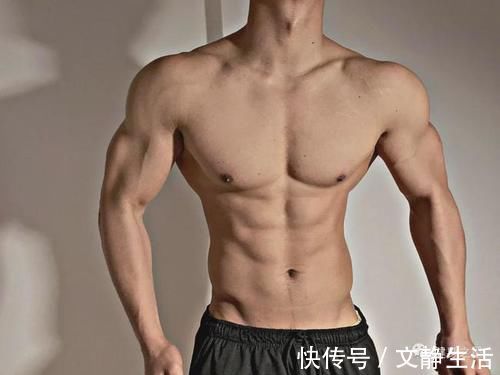 学生时代|22岁“小鲜肉”脱衣秀身材,白巧克力腹肌有点可!