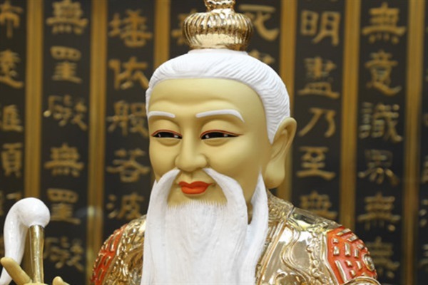 杨柳!南天门上,观音菩萨抛下玉净瓶,孙悟空会怎样?难怪太上老君阻止