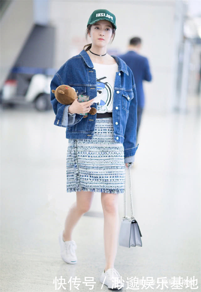 辣妈|减龄十足的白色帆布鞋才是夏季首选,轻松美回初恋,好生喜欢