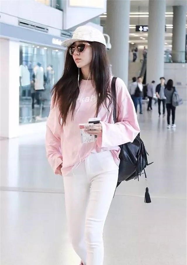 小裁 今年“小白鞋”已失宠了,开始流行这款“初恋鞋”,减龄时髦百搭!