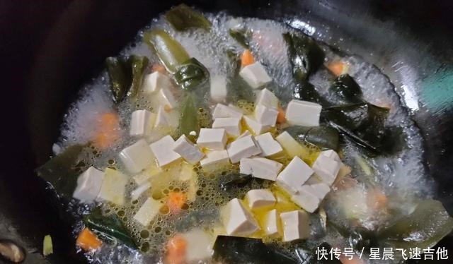 海带豆腐汤|豆腐和“它”一起煮，清肠道排油脂，相当于在慢跑，真管用！