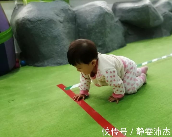 宝宝趴|多多练习“宝宝趴”,将来才能“宝宝爬”,这才是进阶训练