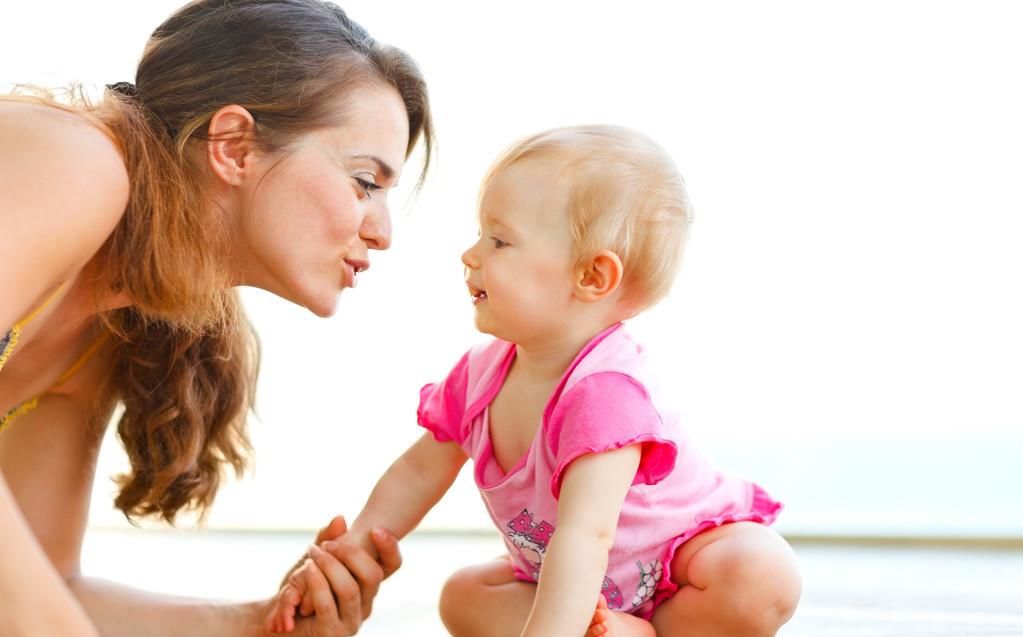 婴儿期的宝宝:爸爸,你得到我的人,也得不到我的心