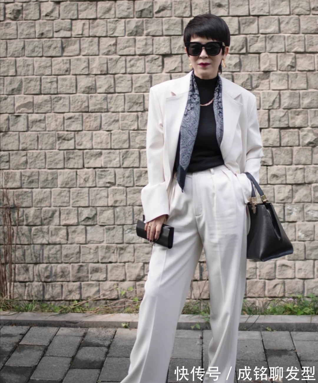 小西装|老年穿搭就服这位62岁的奶奶！自然真实不做作，时尚大方又高级