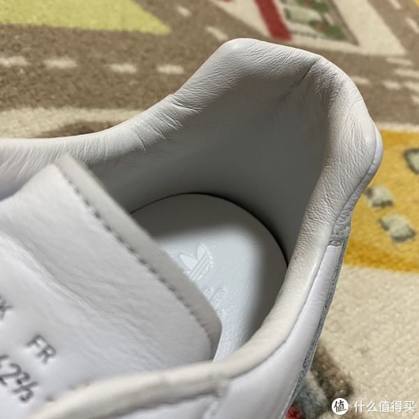 rain 我的第N双鞋 篇一百二十五：重回90年代，复古百搭小白鞋adidas A.R. TRAINER