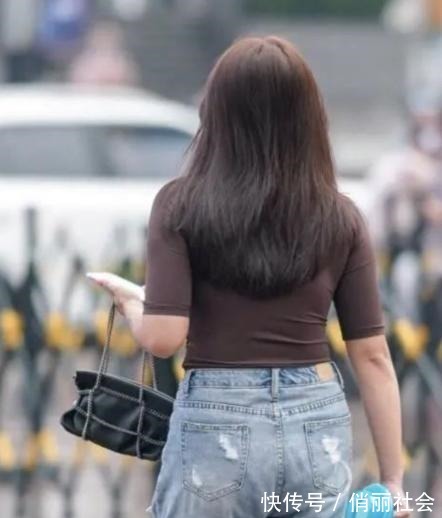 穿搭 简约舒适的牛仔破洞裤穿搭推荐,任何女孩都能轻松驾驭!