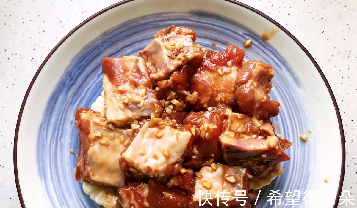 香菜|排骨别总炖，蒸一蒸，鲜香入味，没有油烟更健康，省时省力！