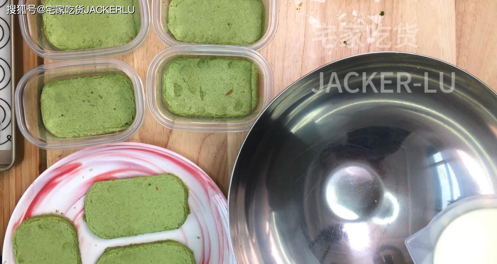 抹茶蜜豆盒子蛋糕,淡淡茶香配上甜蜜奶油,清新不甜腻。