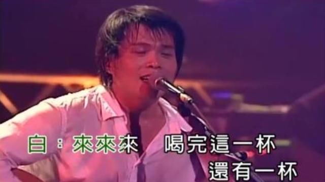 他是摇滚教父，出道30年与妻子丁克17年，52岁坐轮椅演唱