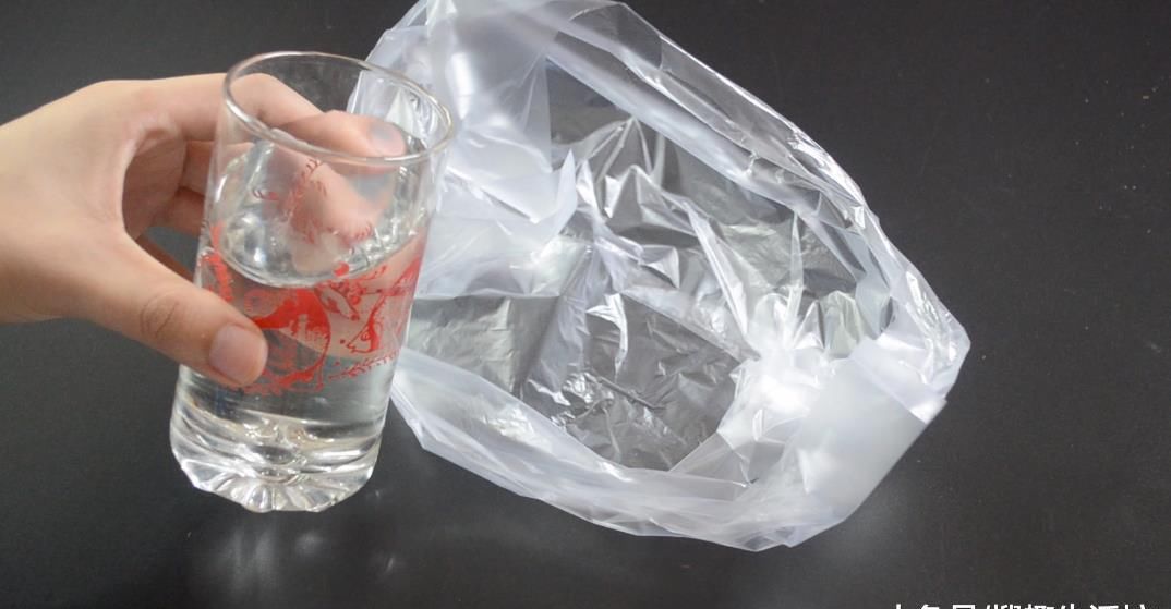  没想到|花盆上放一个塑料袋, 没想到还有这个妙用, 看完这招你会感谢我的