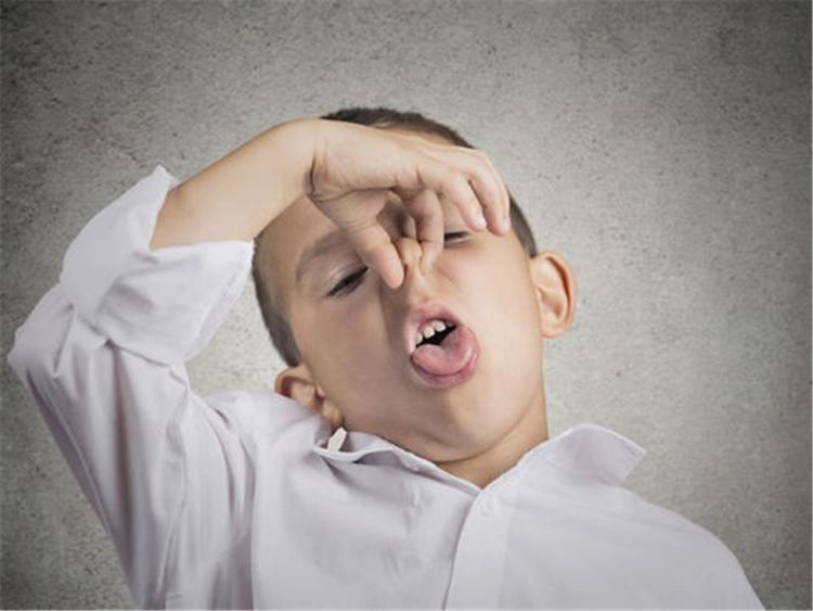 龋齿|孩子因嘴臭遭同学嫌弃,检查后取出这东西,亲妈都嫌臭