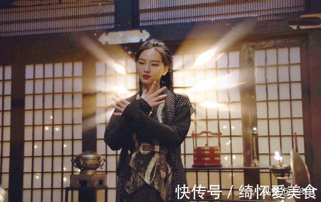 六翼天使|斗罗大陆电视剧千仞雪也是双武魂?九尾狐武魂惊艳,六翼天使太丑