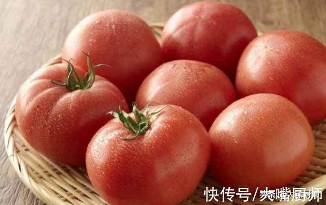 如何辨别“激素西红柿”？老菜农：看一个地方就知道，别再买错了