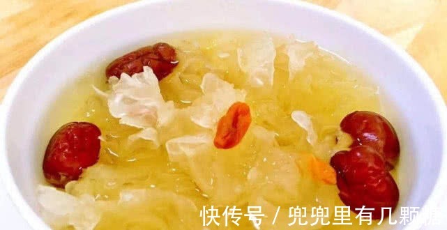 补充蛋白质|更年期易怒还失眠不妨多吃以下4种食物，补充雌激素，更显年轻！