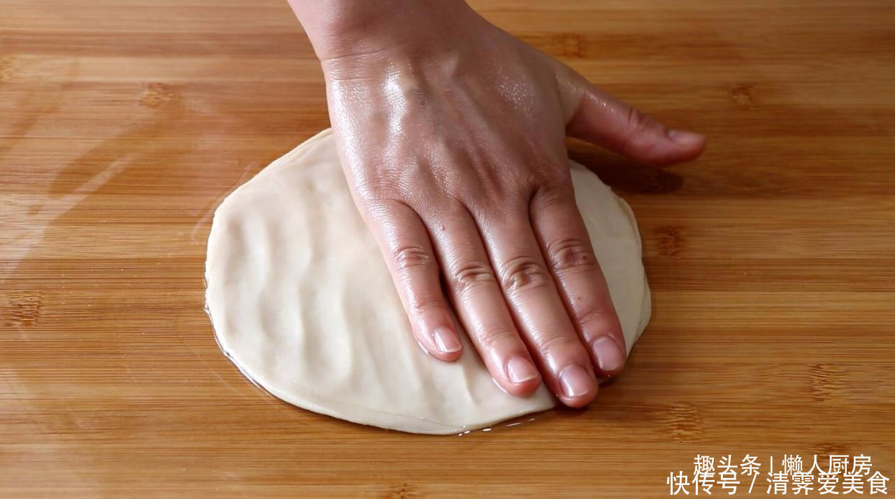 薄饼|这是薄饼最简单的做法,柔软筋道不破皮,放凉了也不发硬