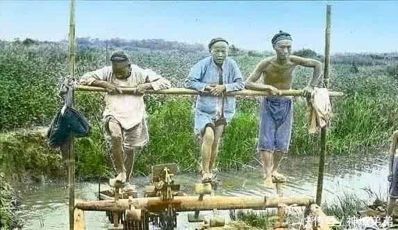 老照片|清朝真实老照片：穿着时髦的道士，图四的新娘长相似男子