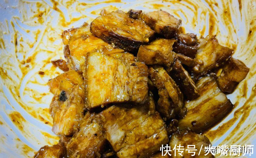 ?老广教你梅菜扣肉的地道做法，好吃的关键有3点，口感酥烂味道香