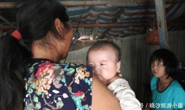 部门|拾荒夫妻18年生了10个娃,有关部门询问原因,夫妻满脸通红