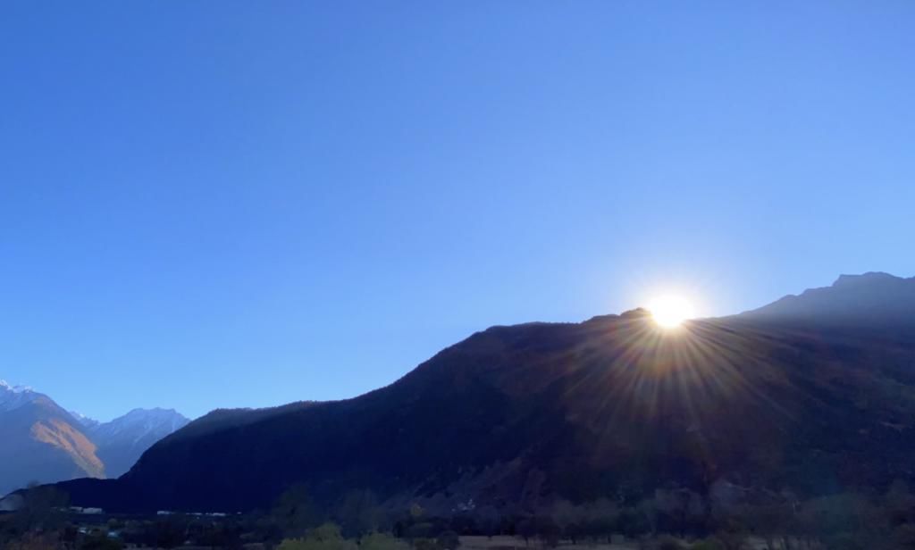 世界|西藏林芝藏着神秘的世界第一大峡谷，雪峰、日照金山、银河能一次看完