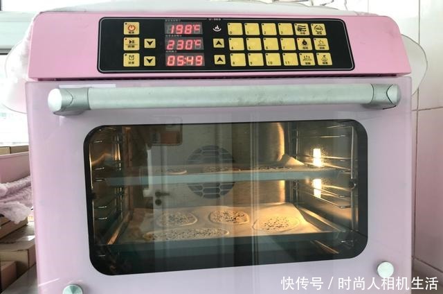 做法|面粉换个做法,个个空心,鼓大泡,咬一口酥掉渣,比面包好吃