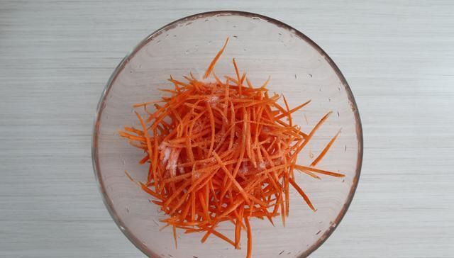 爽滑|晒晒我的午餐,爽滑可口,又酸又辣很入味,同事看到都想夹一筷子