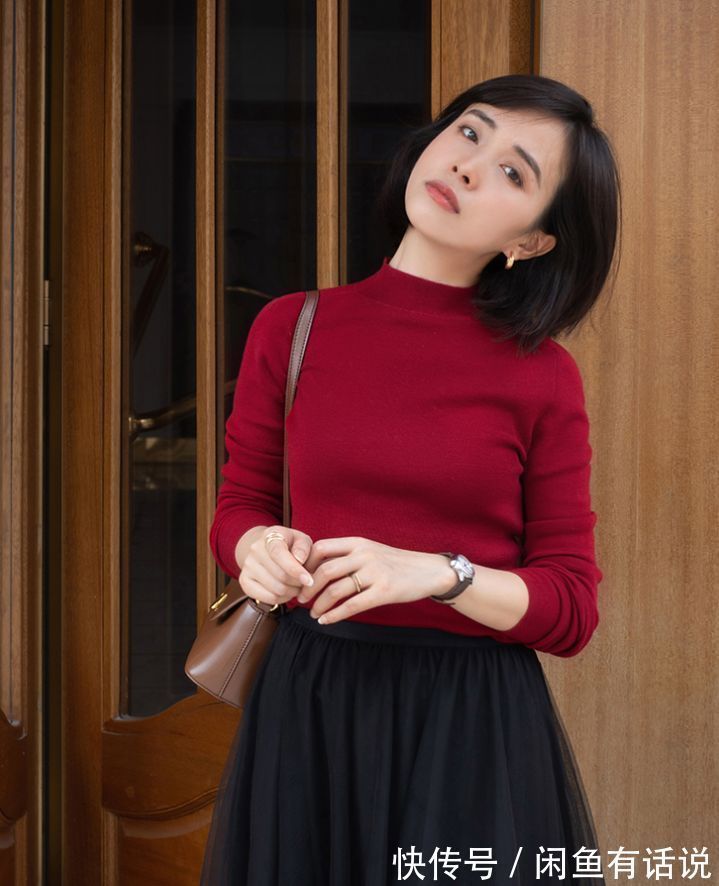 颜色|中年女人穿红毛衣是扮嫩?学38岁阿姨这样穿,选对颜色是关键