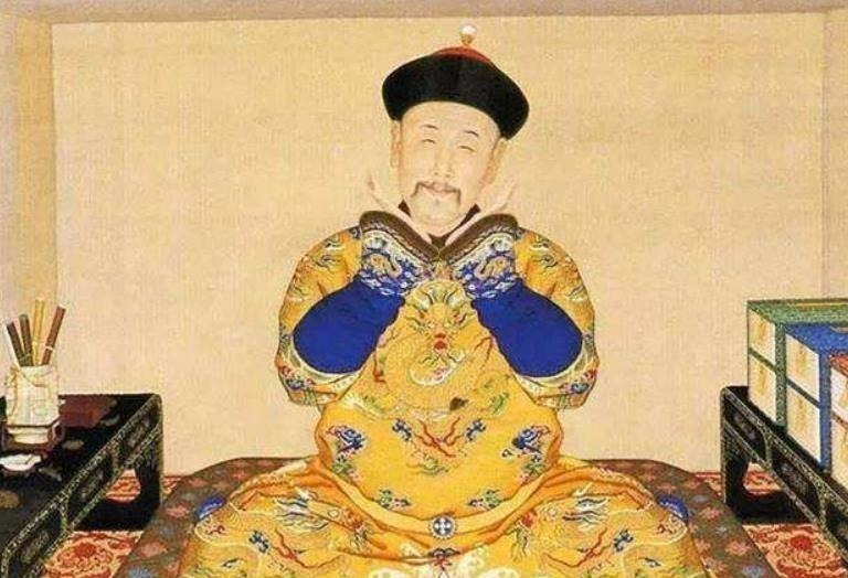 乾隆皇帝半身冬装像&几百年前意大利画家来华,偷画了乾隆帝真容,相貌让人意外