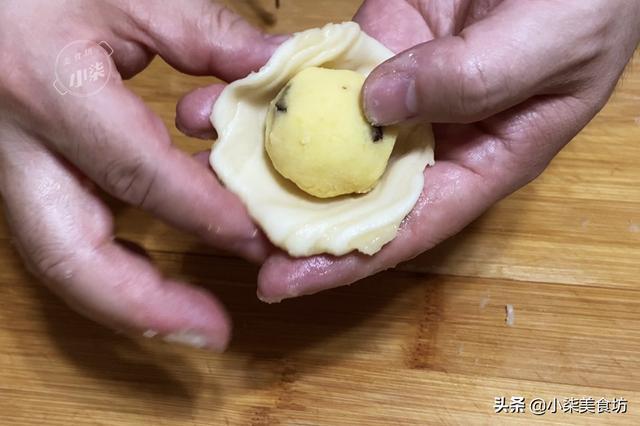 解暑|在家自制绿豆小饼，学会不用买，清凉解暑易消化，老人孩子都喜欢