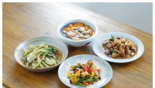 鲑鱼|我和儿子的晚餐,2个人也不糊弄,三菜一汤,上桌吃光光