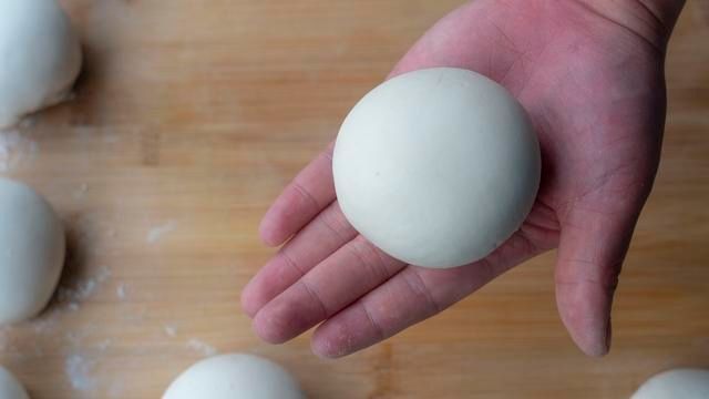 馒头又出新做法,不放一粒酵母,也不用二次醒发,一大锅不够吃的