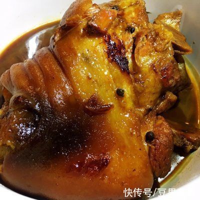 上桌妙光的冰糖肘子，这个冬日别再错过啦