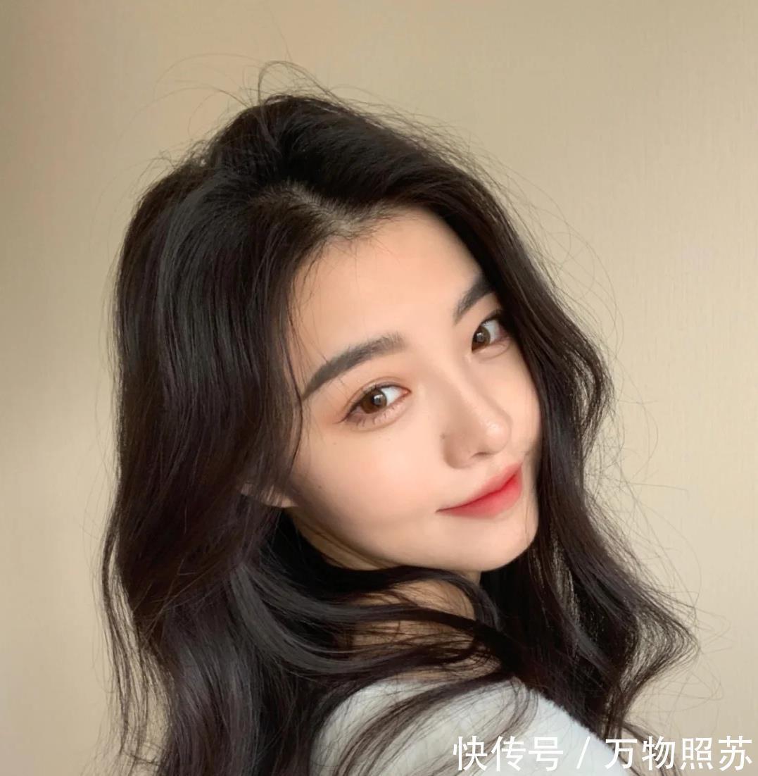 姐妹们|女生脸上有这些特征,属于天生的“耐看脸”,长得漂亮还讨喜