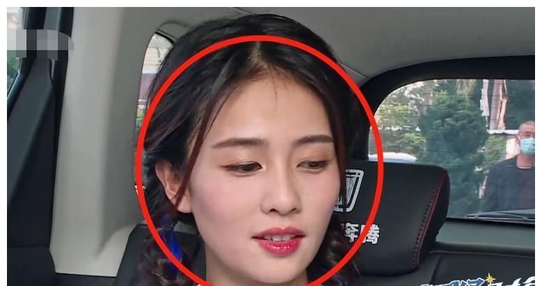 白鹿《跑男9》生圖流出，玩游戲時滿頭大汗，脫妝后暴露真顏值