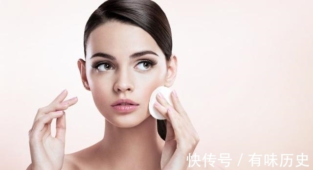 底妆|女人化妆还没学会这几招!怪不得上妆老是卡粉,现在知道还不晚!