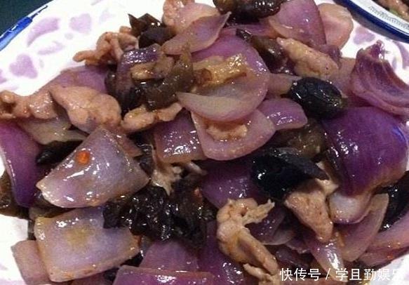 儿子天天吵着吃洋葱，教你一方法，好吃又好看，连汤汁都不剩